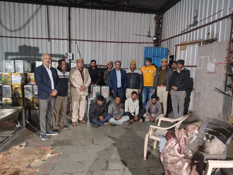 सांचौर पुलिस की नकली घी बनाने की फैक्ट्री पर रेड, चार आरोपी गिरफ़्तार